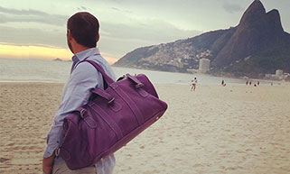 sac de voyage en cuir violet