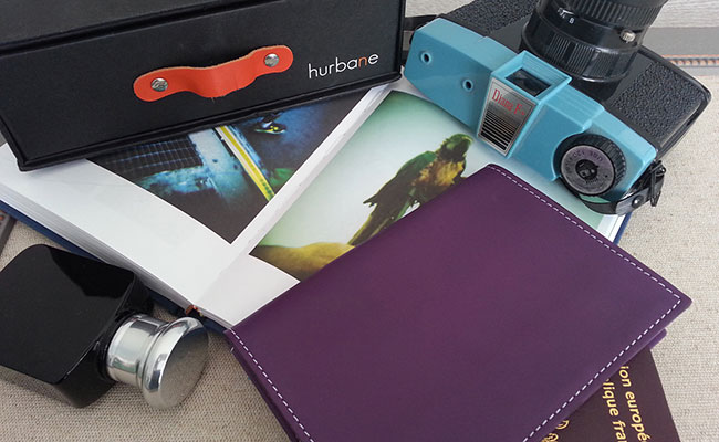 Portefeuille cuir de couleur - Modèle porte-passeport - Violet Ultra