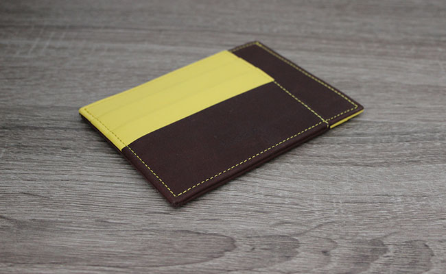 Portefeuille homme, modèle rigide  - cuir Marron Brut et Jaune Lime