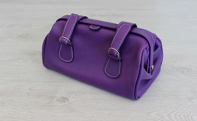 Trousse de toilette homme - modèle besace - Cuir Violet Ultra